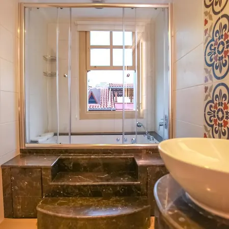 Attractive Flat With Jacuzzi Near Hadrian's Gate * アンタルヤ