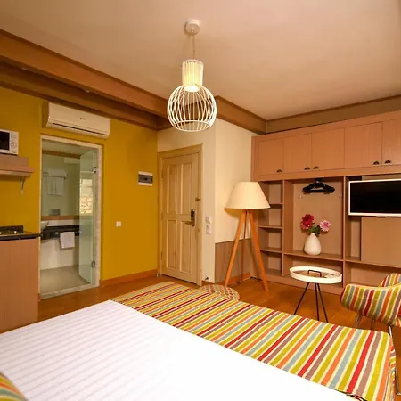 Attractive Flat With Jacuzzi Near Hadrian's Gate *