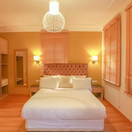 Attractive Flat With Jacuzzi Near Hadrian's Gate