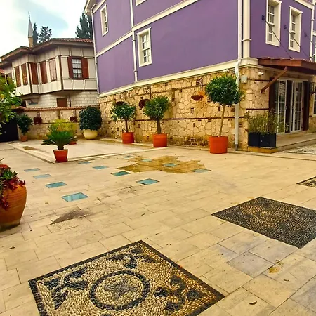 Attractive Flat With Jacuzzi Near Hadrian's Gate