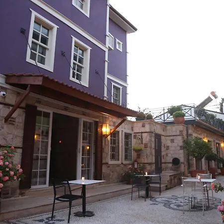 Attractive Flat With Jacuzzi Near Hadrian's Gate Apartment